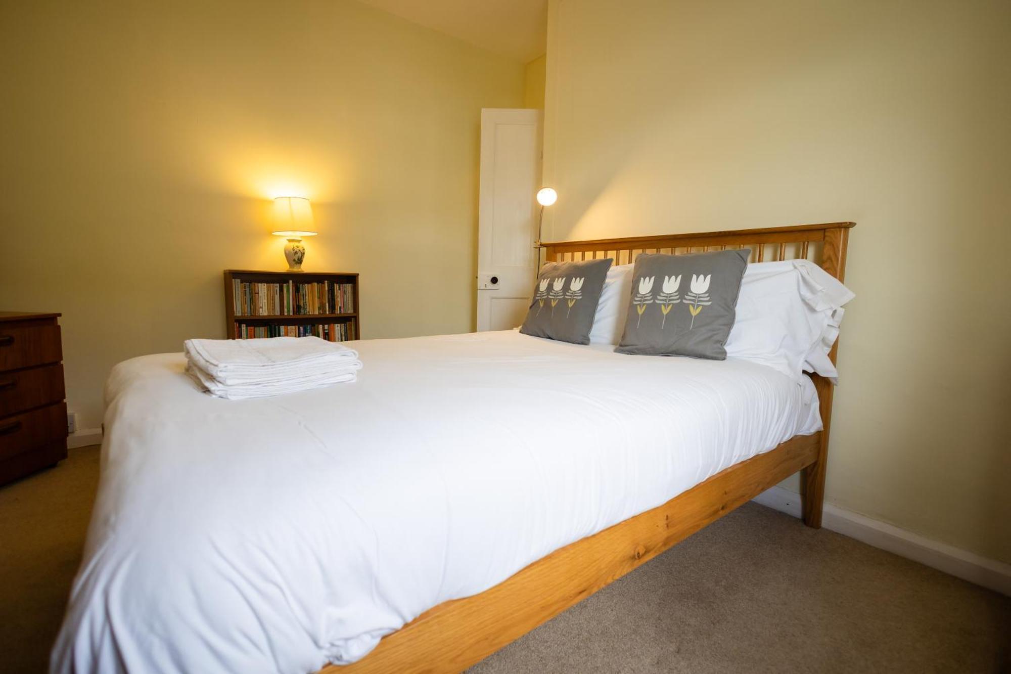 Oak House In Mid Wales With Log Burner By Seren Short Stays Макънтлет Екстериор снимка