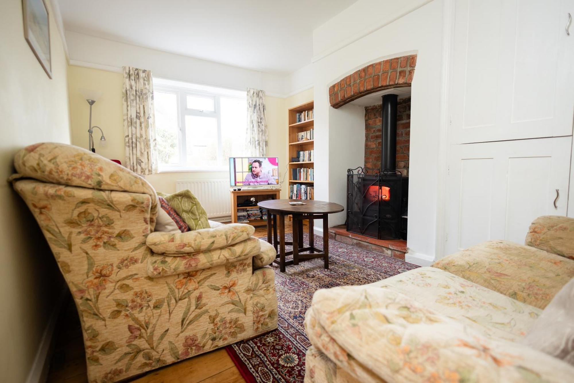 Oak House In Mid Wales With Log Burner By Seren Short Stays Макънтлет Екстериор снимка