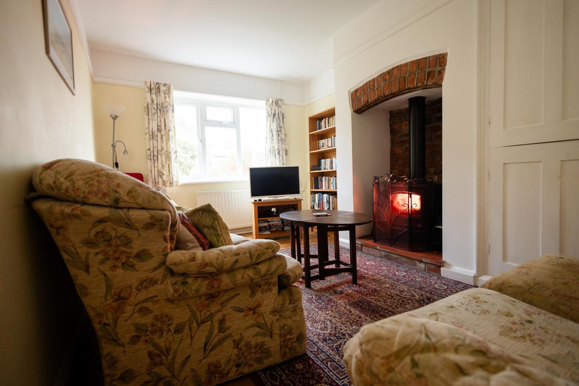 Oak House In Mid Wales With Log Burner By Seren Short Stays Макънтлет Екстериор снимка