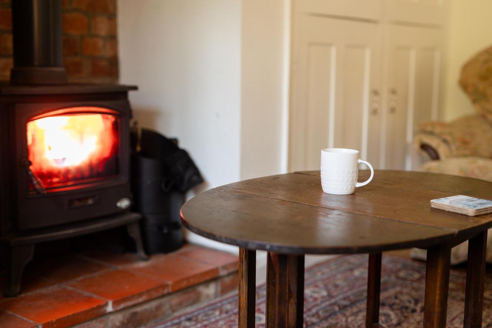 Oak House In Mid Wales With Log Burner By Seren Short Stays Макънтлет Екстериор снимка